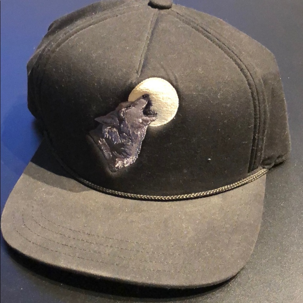 Wolf Snapback
